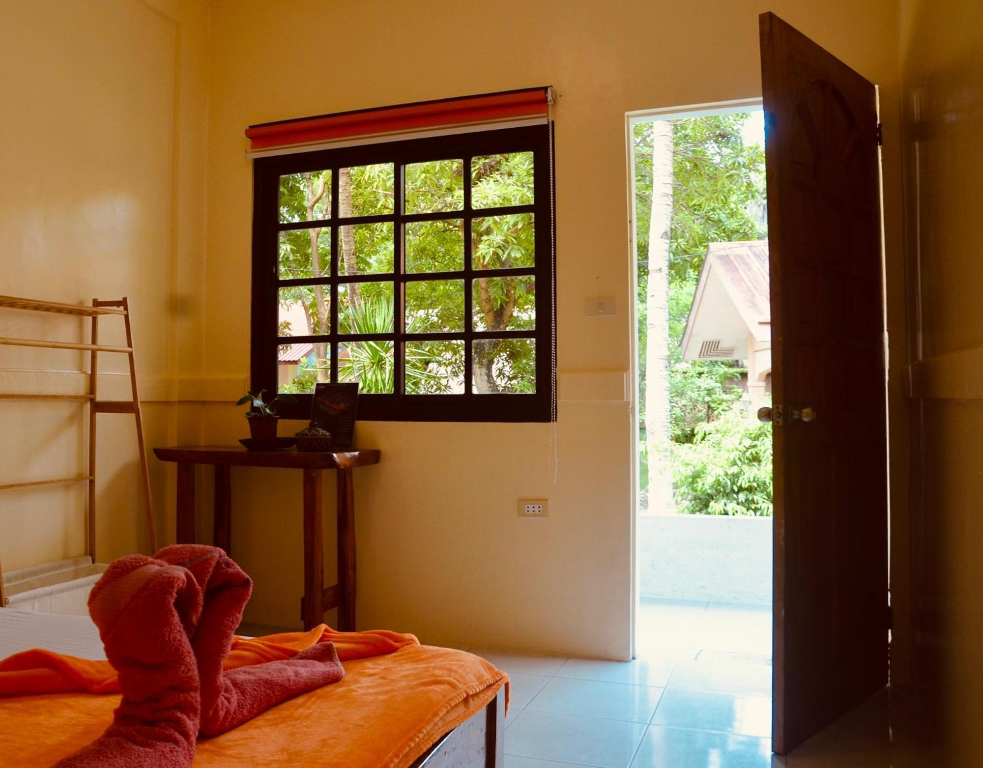 Amami Beach Resort Puerto Galera Exterior photo